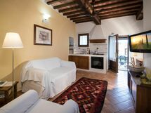 Accommodation:&nbsp;Trilocale 212