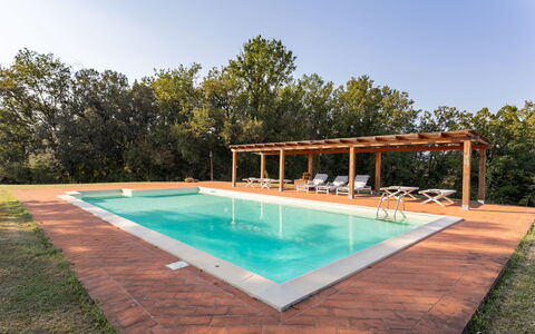 Casa La Rotta: Swimming Pool, Property, House, Real Estate, Grass, Estate, Leisure, Building, Home, Architecture