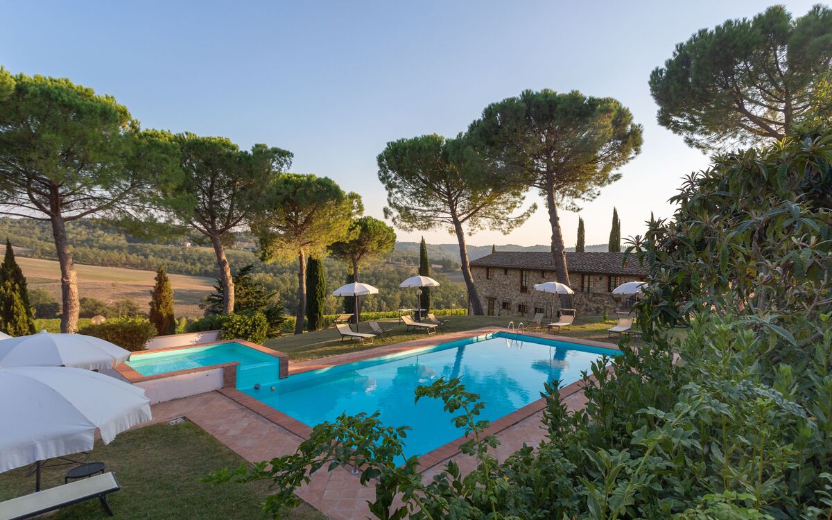 pratale-apartments-chianti-tavernelle-val-di-pesa-farmhouse-pool