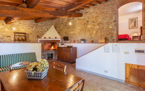 pratale-apartments-chianti-tavernelle-val-di-pesa-farmhouse-bilo-apartment-4-pax-living-room
