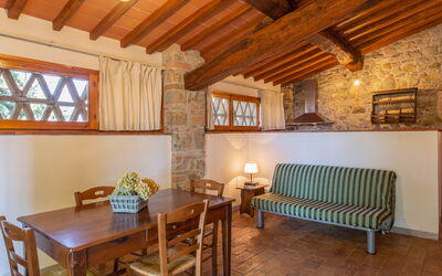 pratale-apartments-chianti-tavernelle-val-di-pesa-farmhouse-bilo-apartment-4-pax-living-room