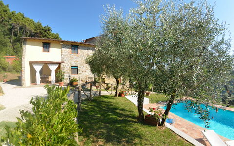 Batticapo di Ilaria: Property, Real Estate, House, Tree, Building, Swimming Pool, Home, Villa, Apartment, Vacation