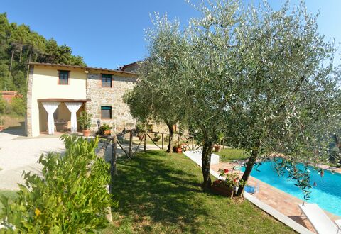 Batticapo di Ilaria: Property, Real Estate, House, Tree, Building, Swimming Pool, Home, Villa, Apartment, Vacation