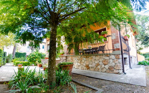 Villa Elisa: Property, House, Building, Tree, Real Estate, Home, Architecture, Landscape, Plant, Room