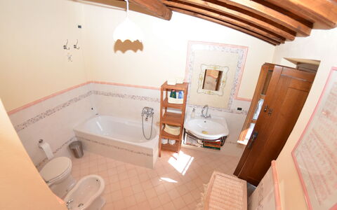 Al Vecchio Pozzo: Property, Room, Bathroom, Interior Design, House, Floor, Building, Architecture, Real Estate, Bathtub