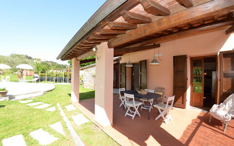 Al Vecchio Pozzo: Property, Building, House, Real Estate, Home, Room, Estate, Porch, Villa, Apartment