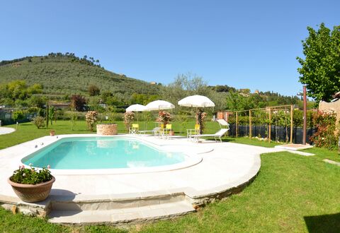 Al Vecchio Pozzo: Swimming Pool, Property, Real Estate, Estate, House, Grass, Building, Residential Area, Home, Villa