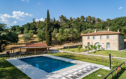 Villa Mezzavia: Swimming Pool, Property, Estate, Building, House, Real Estate, Architecture, Villa, Leisure, Mansion