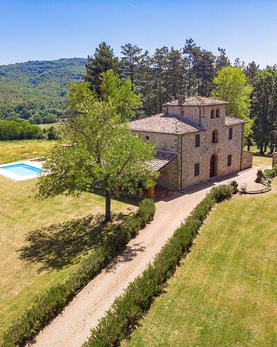 Villa Fabbri: Sky, Plant, Building, Window, Tree, Natural Landscape, House, Land Lot, Residential Area, Grassland