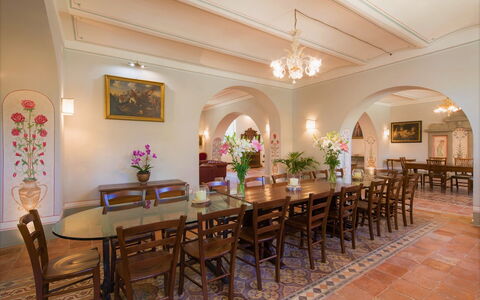 Villa Ivana - Cortona: Room, Property, Building, Interior Design, Ceiling, Dining Room, Furniture, Real Estate, Table, Restaurant