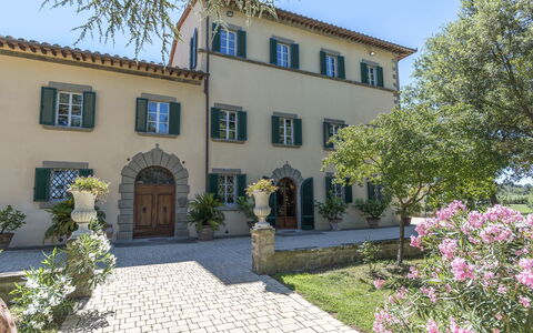 Villa Ivana - Cortona: Property, Building, House, Real Estate, Home, Estate, Villa, Mansion, Neighbourhood, Tree