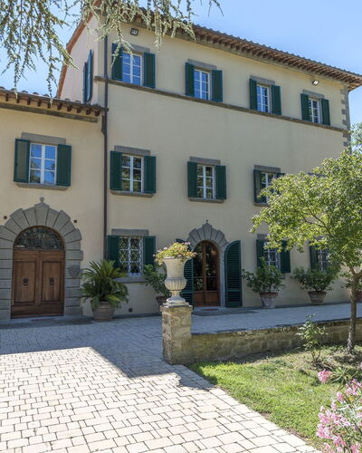 Villa Ivana - Cortona: Property, Building, House, Real Estate, Home, Estate, Villa, Mansion, Neighbourhood, Tree