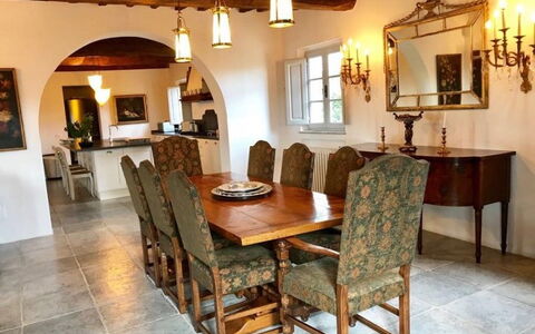 Luna Di Cortona: Property, Room, Dining Room, Furniture, Building, Interior Design, Table, Ceiling, House, Real Estate