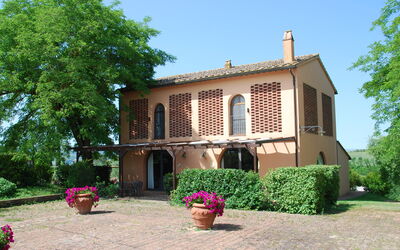 agriturismo-cabbiavoli-chianti-multiproperty-fienile-arancione-pero-external