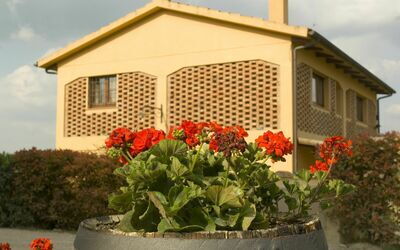 agriturismo-cabbiavoli-chianti-multiproperty-fienile-giallo-melo-external