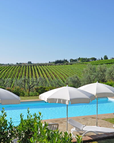 I Glicini: Swimming Pool, Property, Resort, Real Estate, Vacation, Leisure, House, Building, Villa, Grass