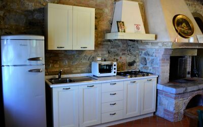 Accommodation:&nbsp;Carbonaia