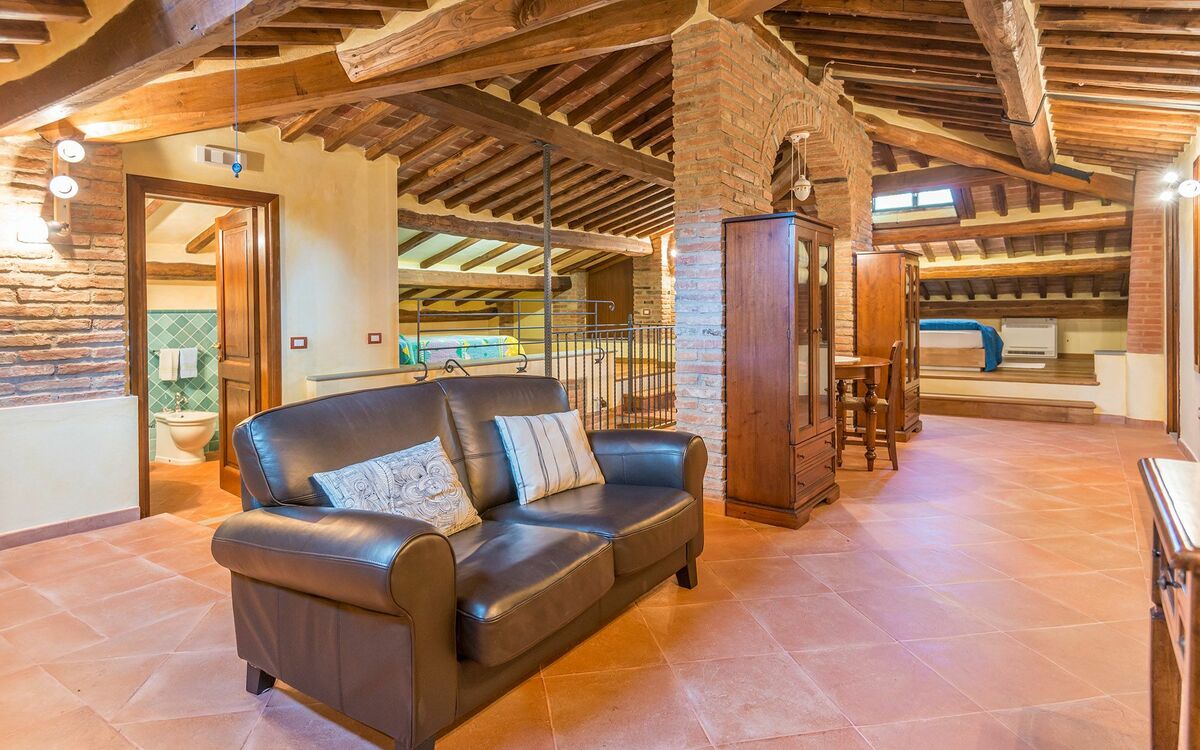 Accommodation:&nbsp;Ambra