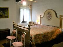 Accommodation:&nbsp;Ginestra