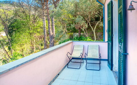 Olivi Del Mesco - Levanto: Property, Real Estate, House, Tree, Architecture, Room, Home, Building, Residential Area, Balcony
