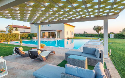 Villa Le Terme: Property, Building, House, Swimming Pool, Real Estate, Home, Interior Design, Estate, Room, Furniture