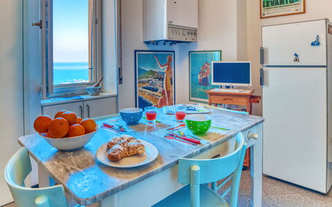 Apartment Mare Bello - Levanto: Room, Turquoise, Property, Furniture, Table, Interior Design, Breakfast, Dining Room, Building, Real Estate