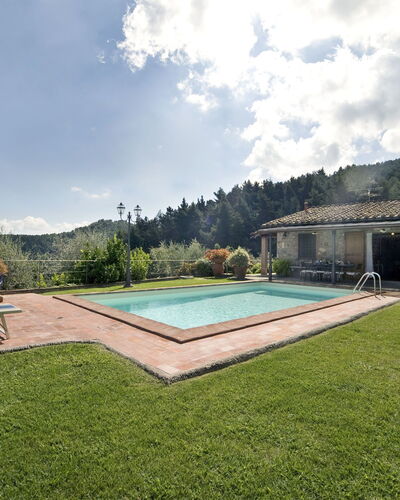 Al Mennucci: Property, Grass, Architecture, Sky, House, Estate, Building, Swimming Pool, Home, Real Estate