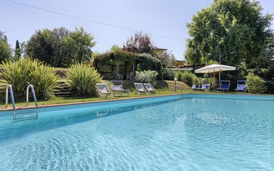 Casa Rosa: Swimming Pool, Property, Leisure, Real Estate, Resort, Water, House, Tree, Vacation, Building