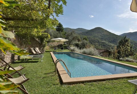 Chiodo: Swimming Pool, Property, Natural Landscape, House, Estate, Real Estate, Grass, Home, Leisure, Building