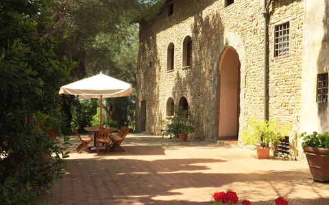 Malmantile: Property, Building, Courtyard, Patio, Hacienda, Real Estate, House, Estate, Backyard, Landscaping