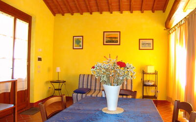 Accommodation:&nbsp;First Floor Apartment