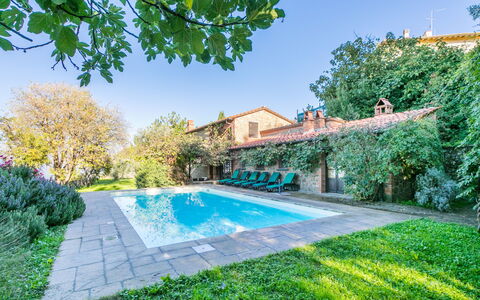 Belvedere: Plant, Sky, Water, Building, Natural Landscape, Tree, Grass, Leisure, Landscape, Real Estate