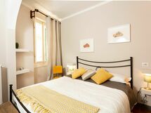 Accommodation:&nbsp;Suite Via Boni