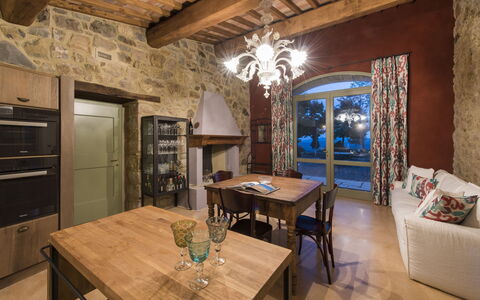 Sequerciani: Property, Room, Building, Furniture, Interior Design, Real Estate, Ceiling, Dining Room, Floor, Home