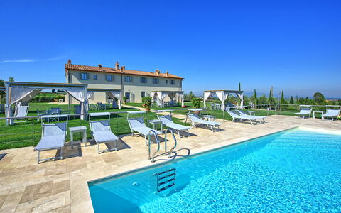 Il Sole Di Vino: Swimming Pool, Property, Resort, Real Estate, Building, Estate, House, Villa, Leisure, Vacation