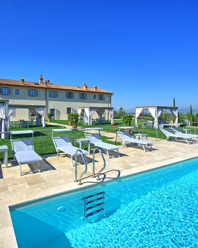 Il Sole Di Vino: Swimming Pool, Property, Resort, Real Estate, Building, Estate, House, Villa, Leisure, Vacation