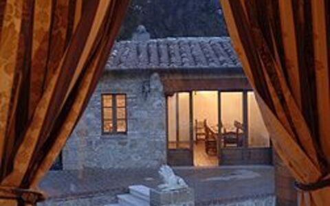 Villa Fontanelle: Interior Design, Wood, Property, Textile, Room, Window Treatment, Interior Design, Floor, House