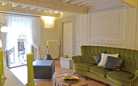 Appartamento Tommasi Fierli: Living Room, Room, Property, Furniture, Interior Design, Building, Yellow, Ceiling, House, Wall