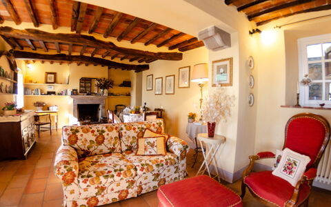 La Casa Del Sole: Property, Room, Building, Furniture, Living Room, House, Real Estate, Ceiling, Interior Design, Home