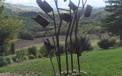 Casale De Conti: Sculpture, Tree, Art, Botany, Plant, Grass, Park, Nonbuilding Structure, Metal