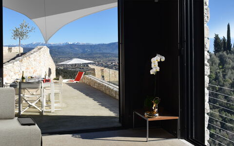 Villetta Farfallina: Architecture, House, Building, Tree, Room, Real Estate, Home, Door, Facade, Plant