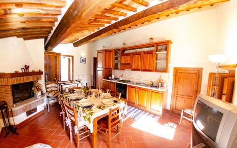 Orto Degli Olivi Proprietà: Property, Room, Building, Interior Design, House, Furniture, Beam, Real Estate, Living Room, Loft