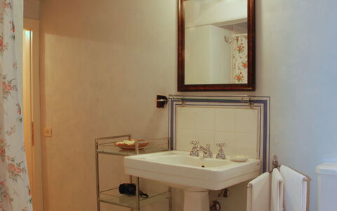 Il Mezzanino: Bathroom, Room, Property, Interior Design, Plumbing Fixture, Architecture, Wall, Sink, Building, Bathroom Sink