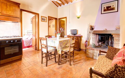 Casale Valdichiana: Property, Room, Building, Furniture, Interior Design, Floor, Real Estate, House, Home, Living Room