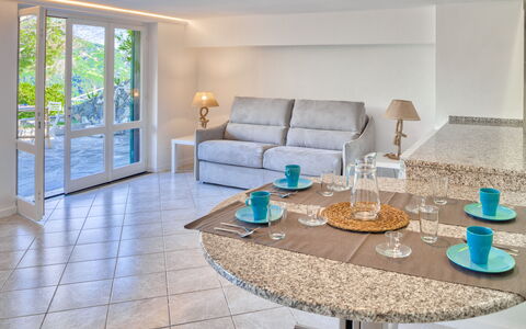 Il Giardino Sul Mare - Levanto: Property, Room, Furniture, Interior Design, Living Room, Real Estate, Coffee Table, Building, House, Table