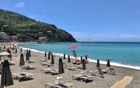 Portovecchio Apartments - Levanto: Beach, Sky, Coast, Sea, Water, Ocean, Shore, Tourism, Coastal And Oceanic Landforms, Town