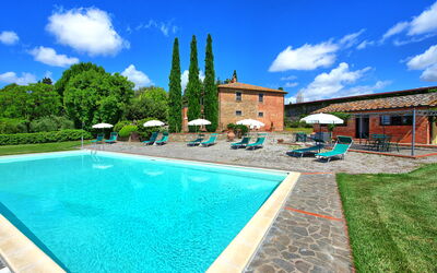 Morina: Swimming Pool, Property, House, Building, Real Estate, Grass, Estate, Villa, Hacienda, Leisure