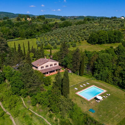 Podere a Lafi: Sky, Property, Ecoregion, Building, Plant, Nature, Natural Landscape, Tree, Land Lot, Grass