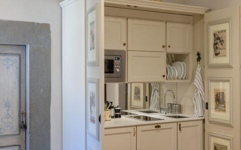 Casa Annateresa: Cabinetry, Property, Countertop, Sink, Wood, Interior Design, Kitchen, Kitchen Appliance, Shelf
