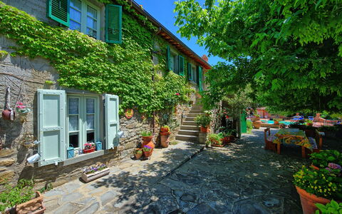 Casale San Martino: Property, House, Yard, Building, Town, Home, Garden, Backyard, Real Estate, Neighbourhood